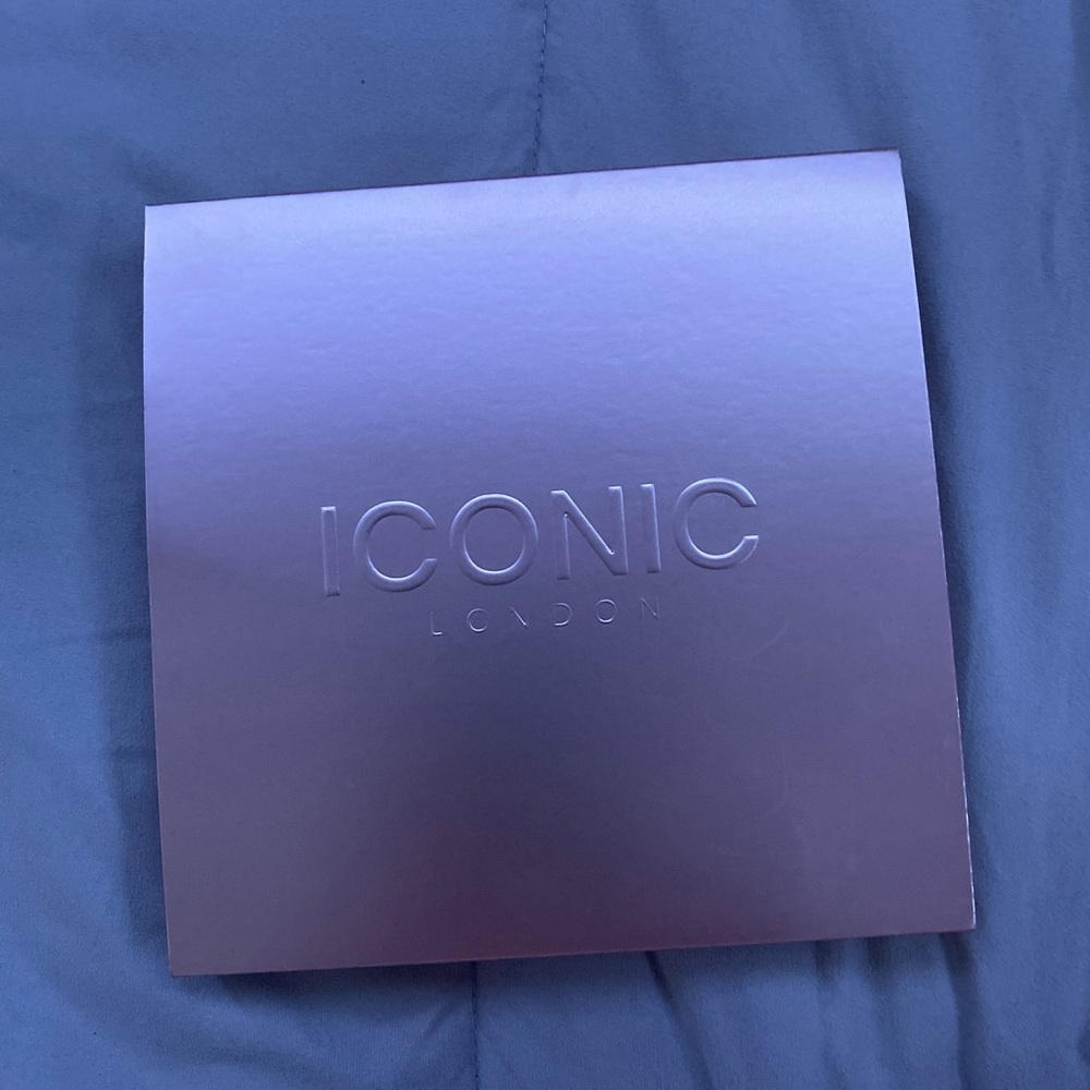 Iconic makeup - Picture 3 of 4
